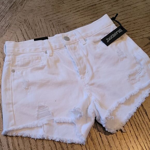 BLANK NYC size 26 white jean shorts NWT - Picture 1 of 9